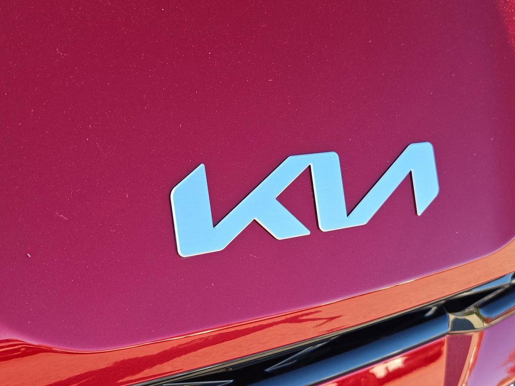 2026 Kia K5 GT-Line photo 4