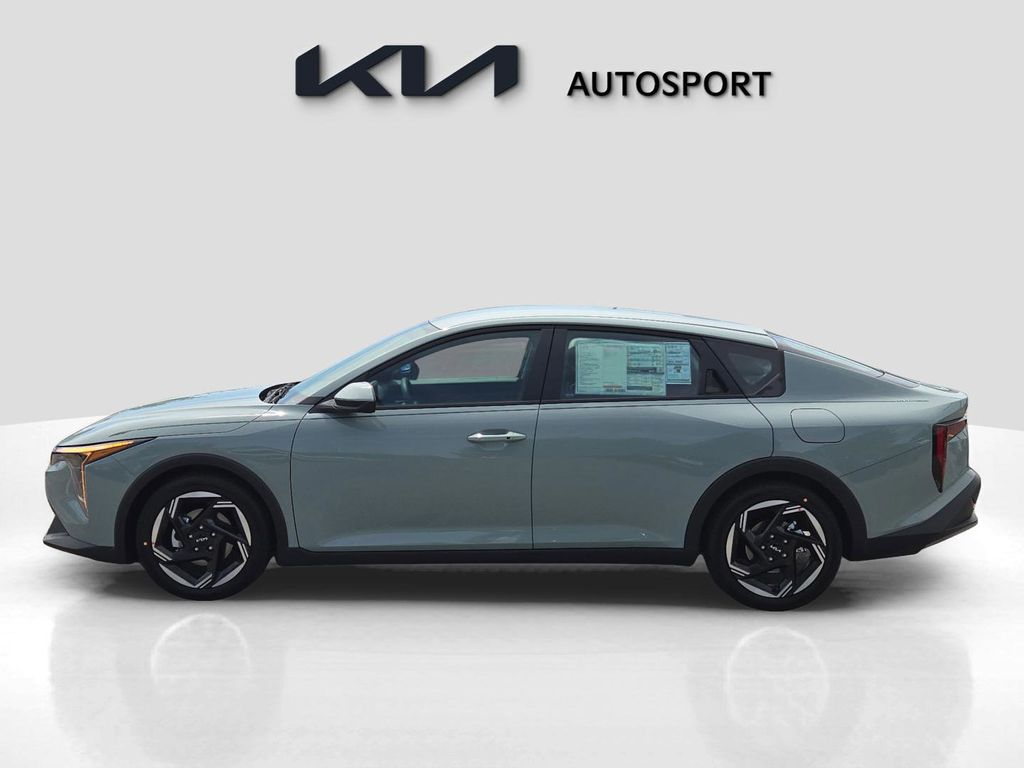 2025 Kia K4 EX photo 2