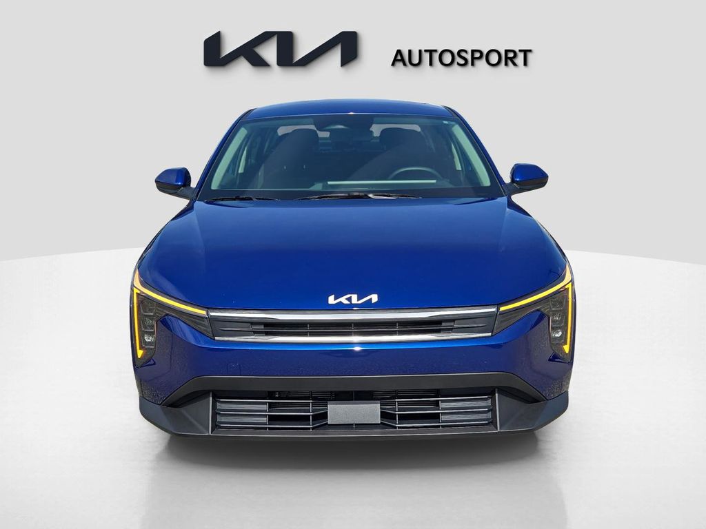 2025 Kia K4 LXS photo 2