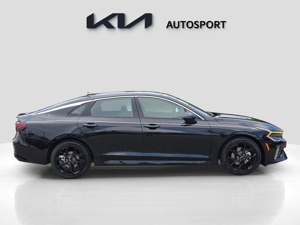 2026 Kia K5 GT-Line photo 4
