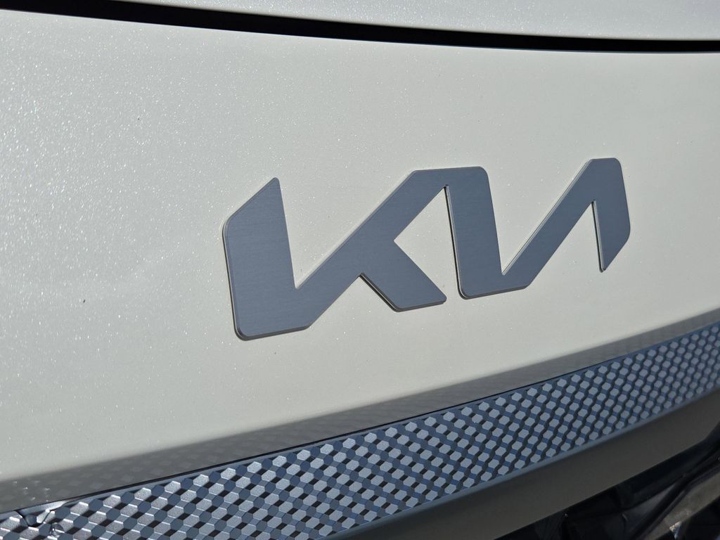 2025 Kia Seltos EX photo 4
