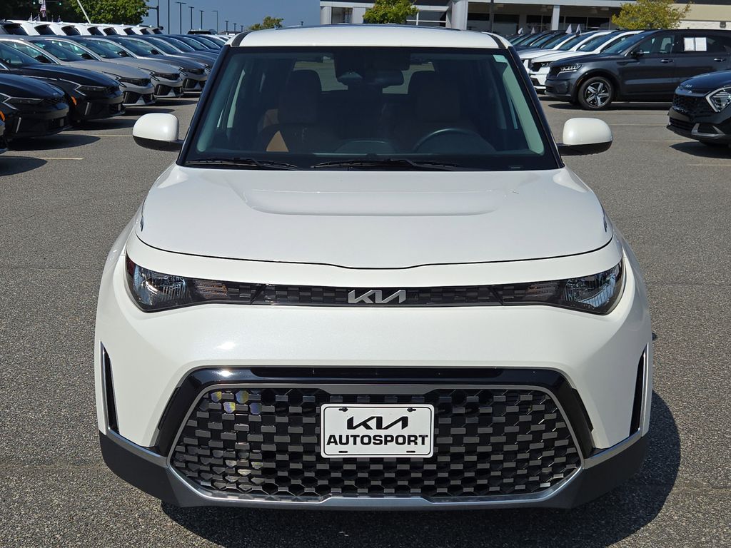 2024 Kia Soul EX photo 2