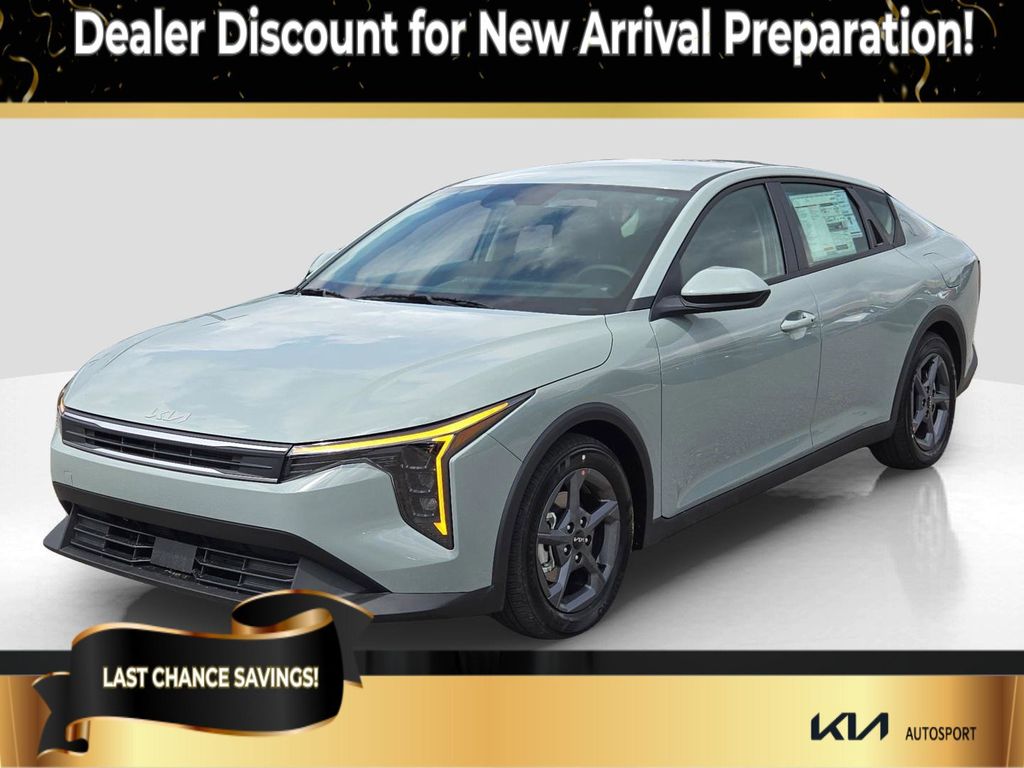 2025 Kia K4 LXS's photo