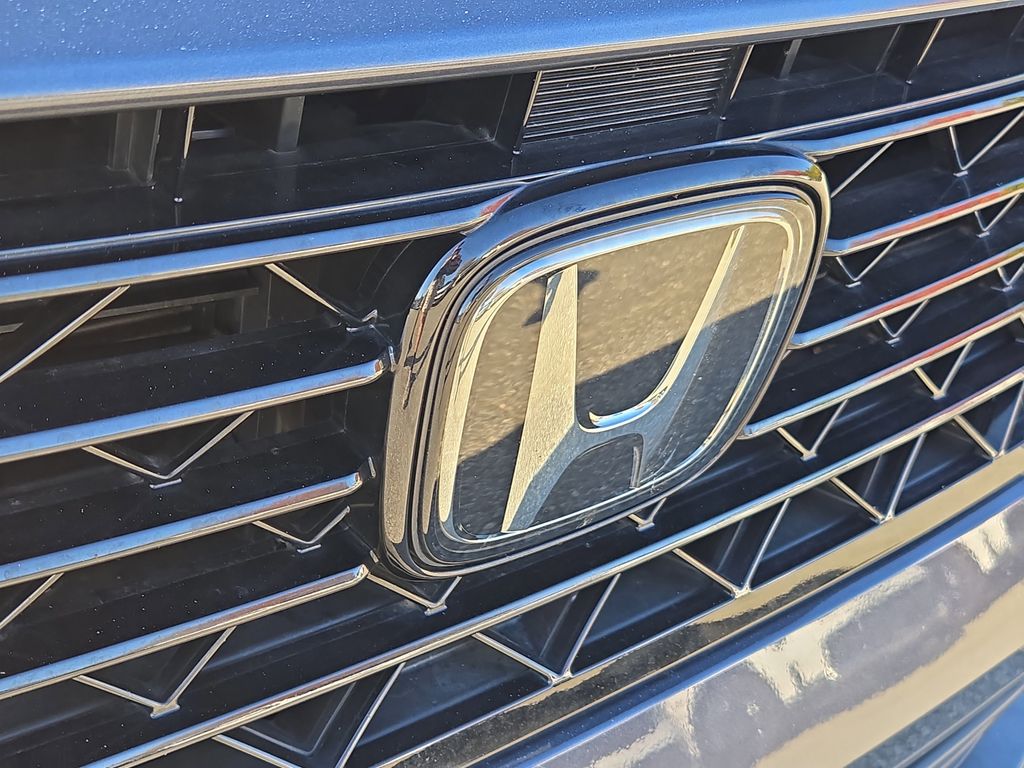 2023 Honda Accord Hybrid Touring photo 3