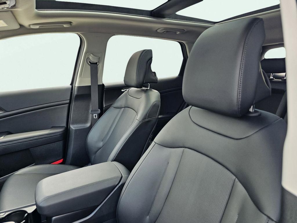 2026 Kia Sportage SX - Photo 16