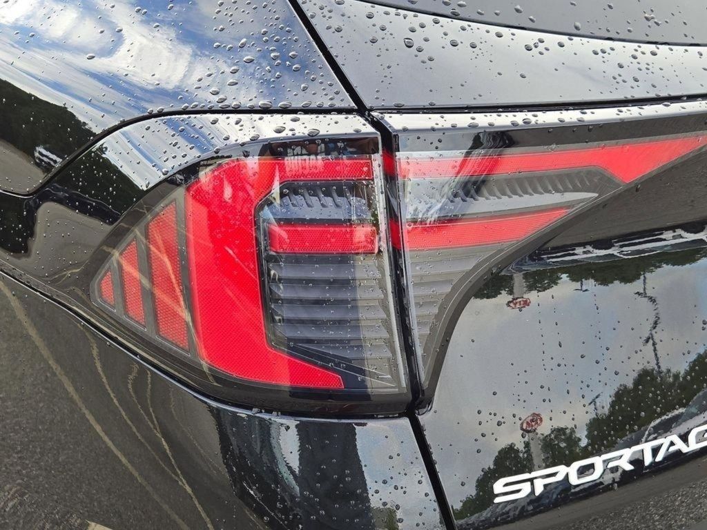 2026 Kia Sportage LX Hybrid - Photo 11
