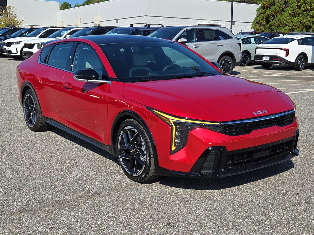 2025 Kia K4 GT-Line photo 3