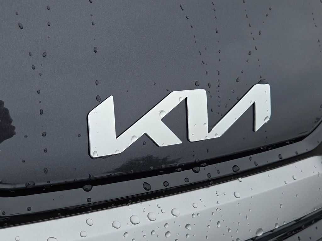 2026 Kia Sportage SX photo 4