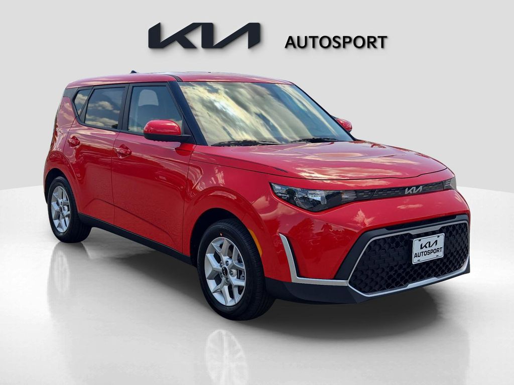 2025 Kia Soul S photo 3