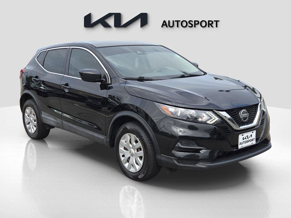 2020 Nissan Rogue Sport S photo 3