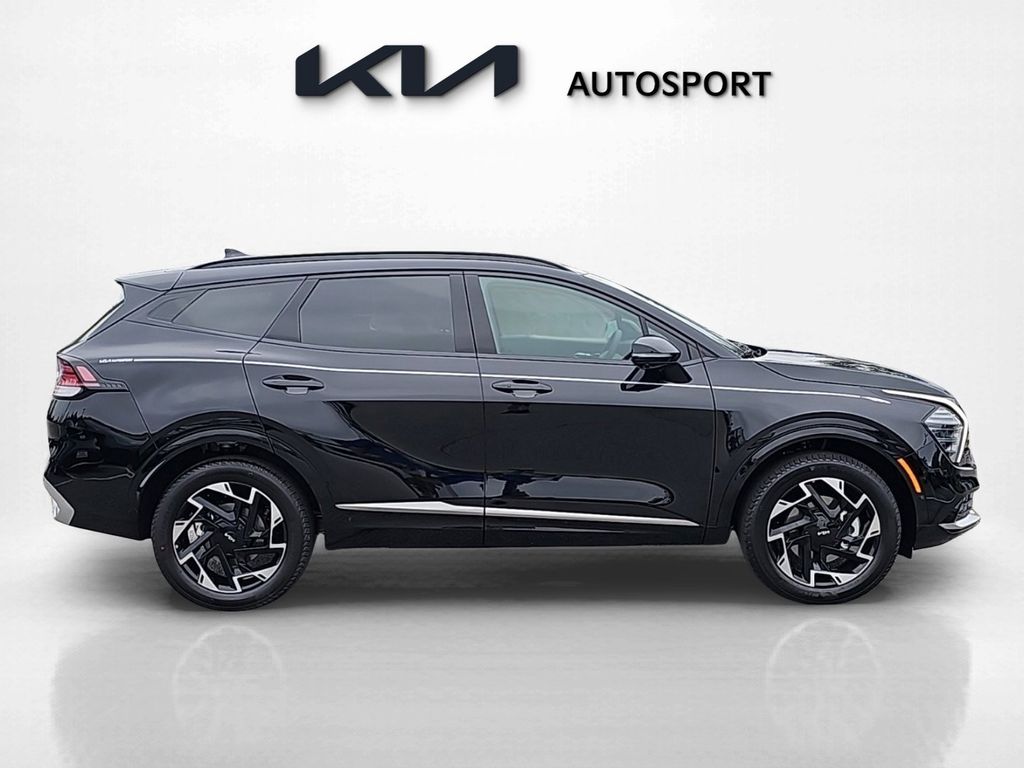 2025 Kia Sportage photo 3