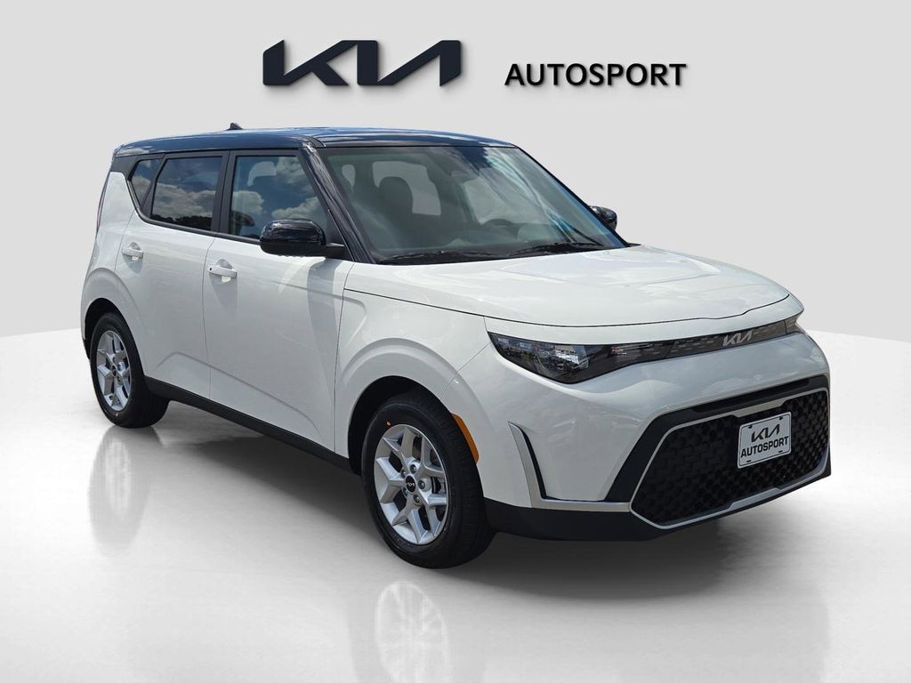 New 2025 Kia Soul S Hatchback