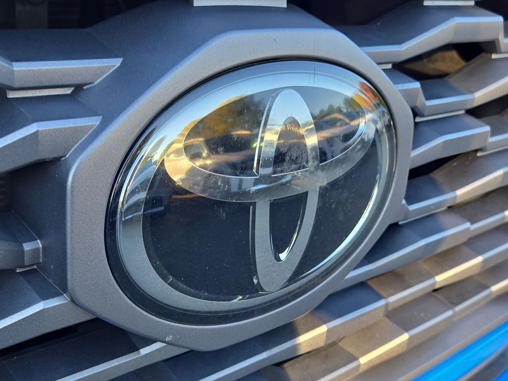 2021 Toyota Tacoma TRD V6 photo 4