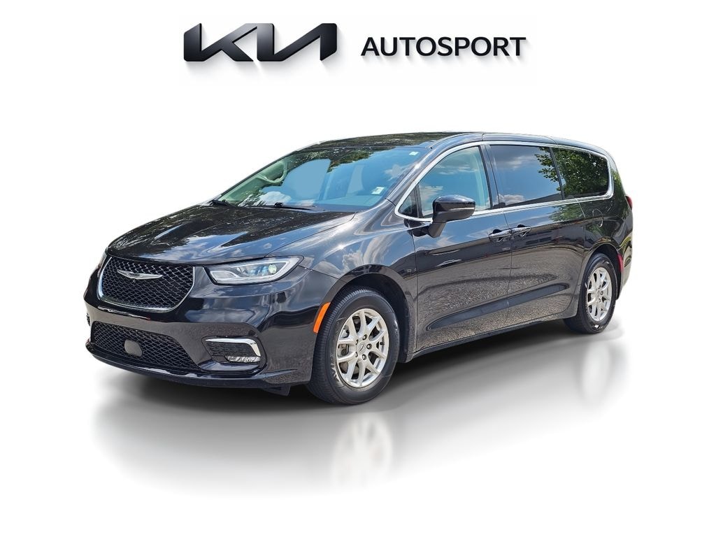 Used 2023 Chrysler Pacifica Touring L Van Passenger Van