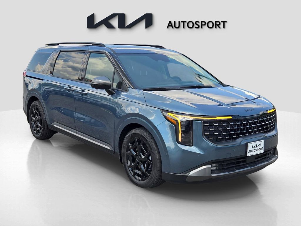 2026 Kia Carnival SX photo 3