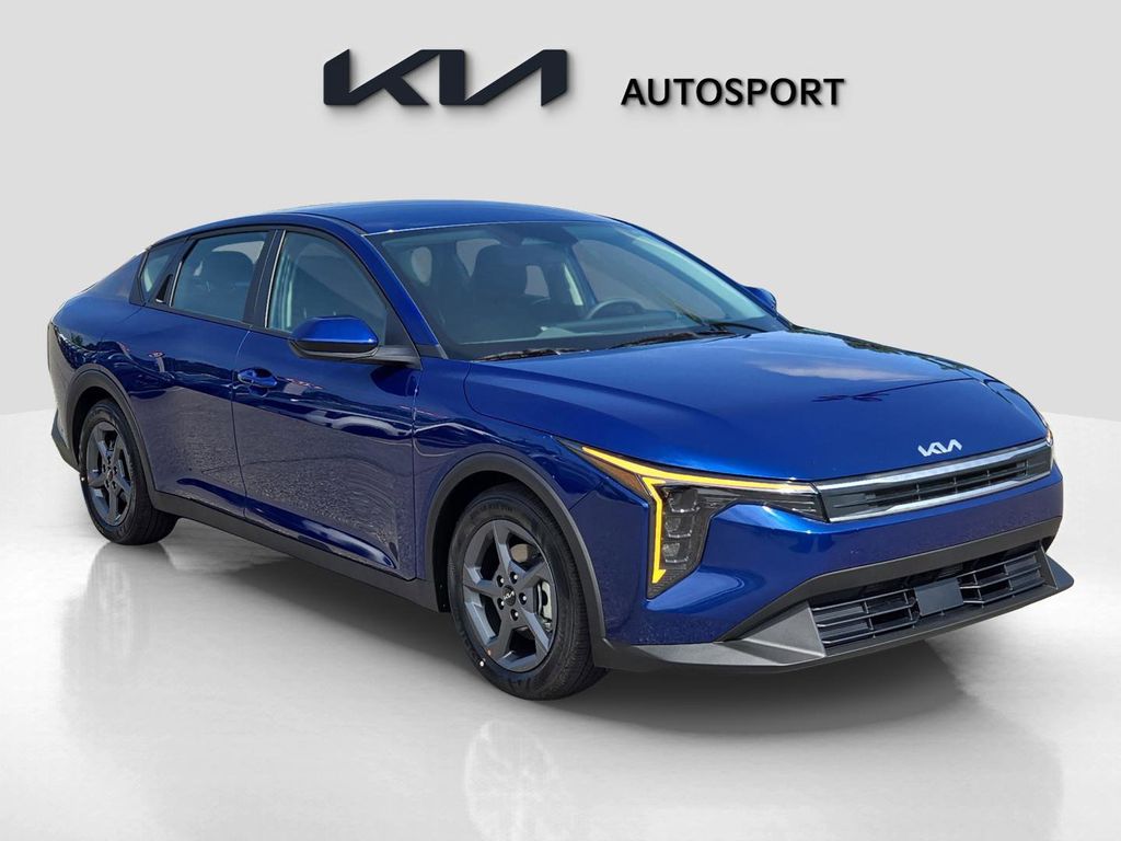 2025 Kia K4 LXS photo 3