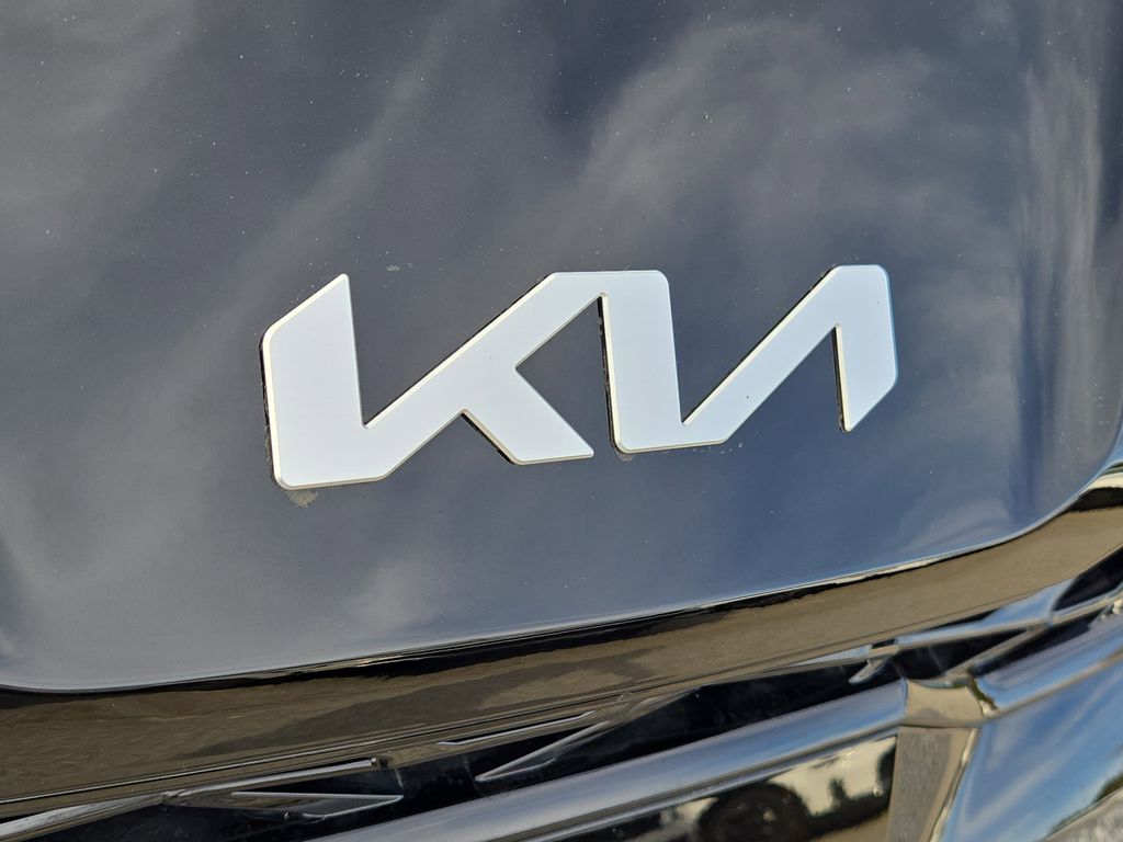 2026 Kia K5 GT-Line photo 4