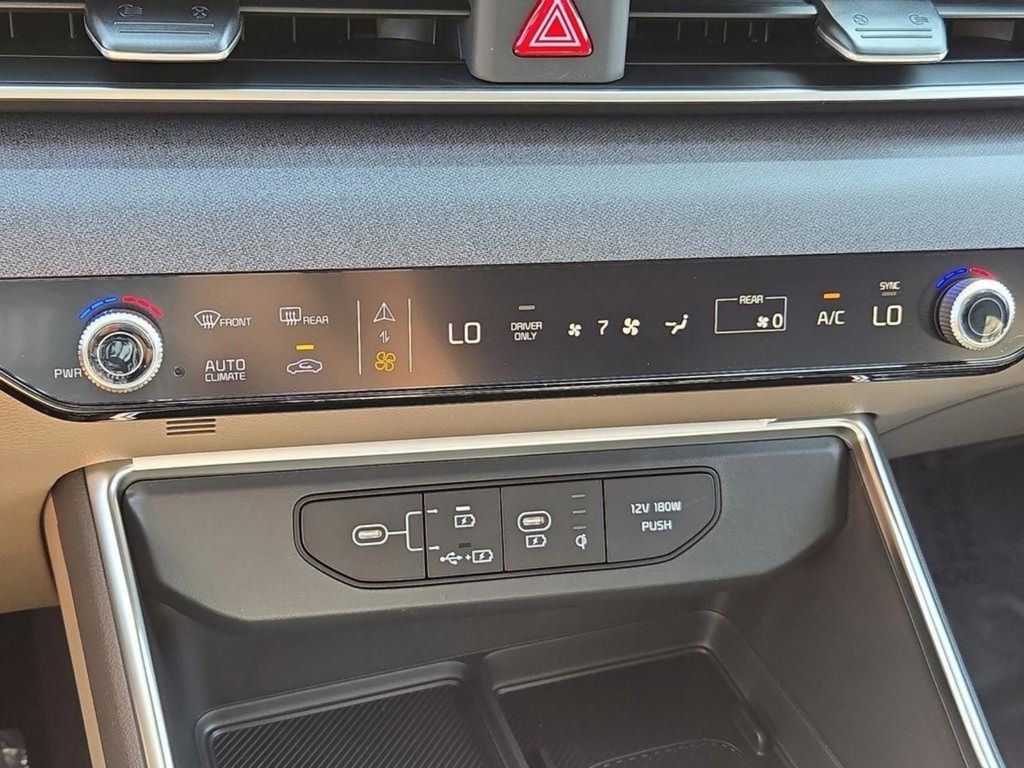 2026 Kia Carnival EX - Photo 26