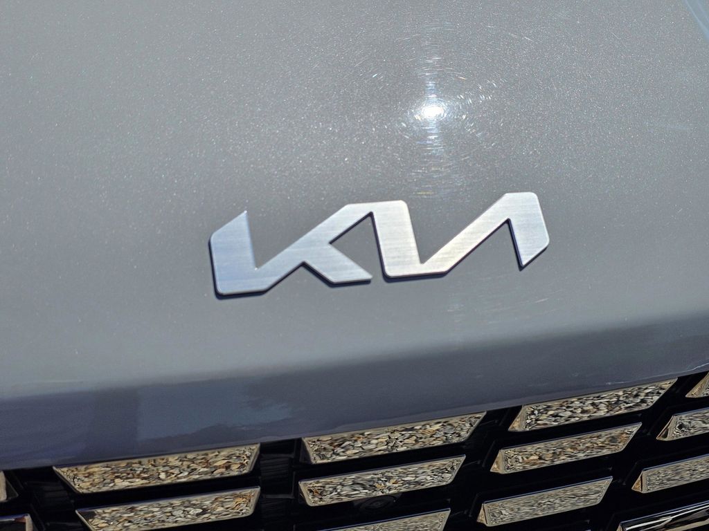 2024 Kia Carnival SX Prestige photo 3
