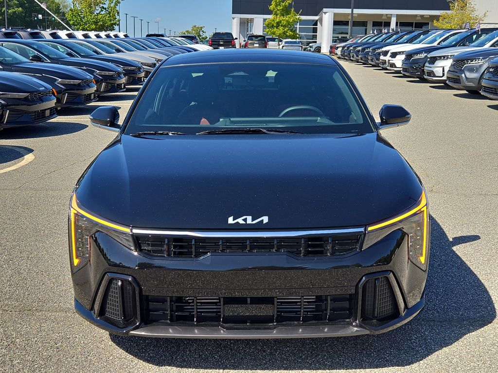 2025 Kia K4 GT-Line Turbo photo 2