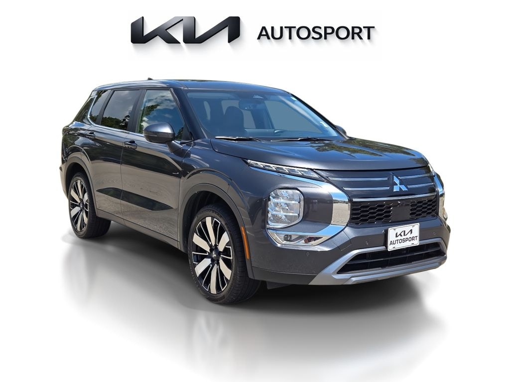 Used 2025 Mitsubishi Outlander SE SUV