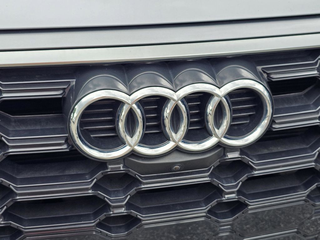 2023 Audi Q5 45 S line Premium photo 3