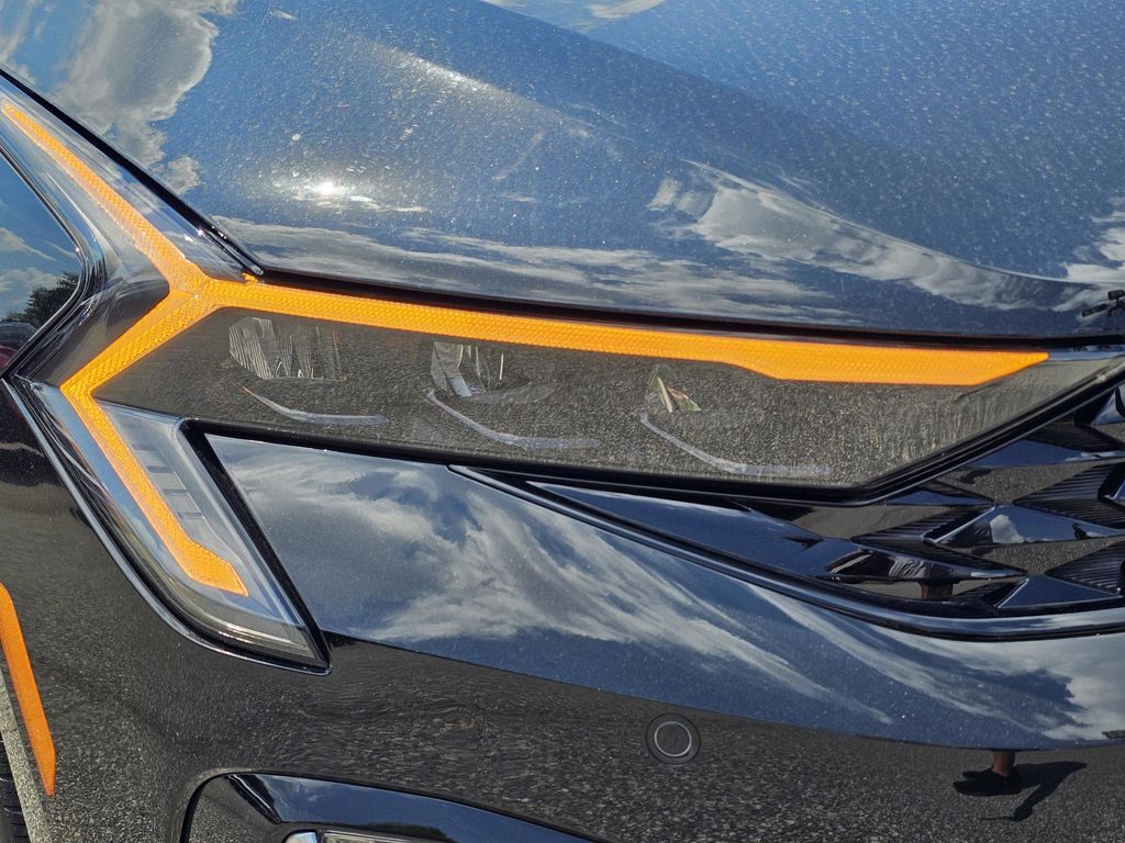 2025 Kia K5 GT-Line photo 4