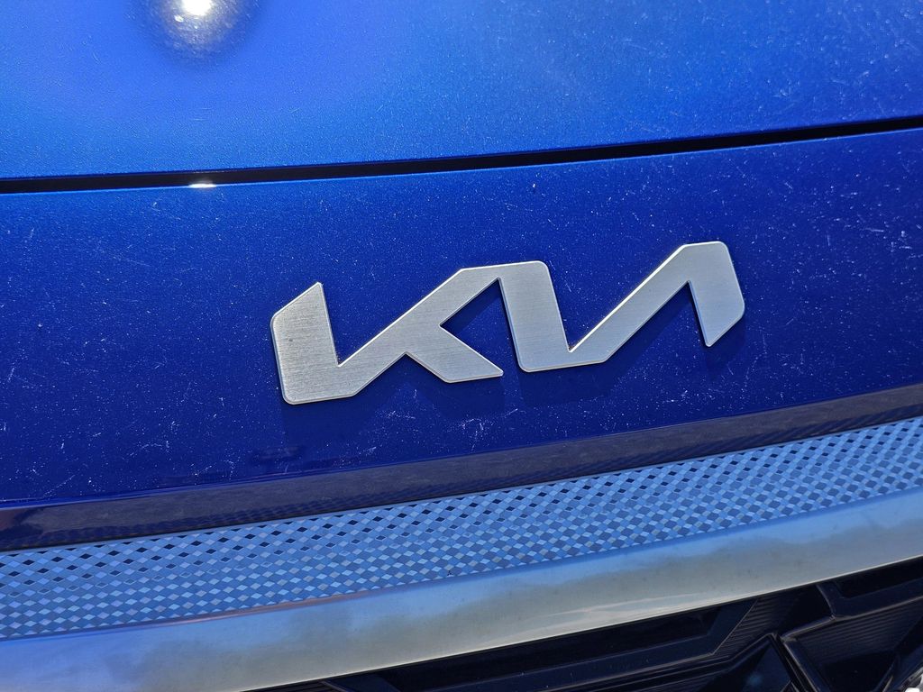 2024 Kia Seltos S photo 3