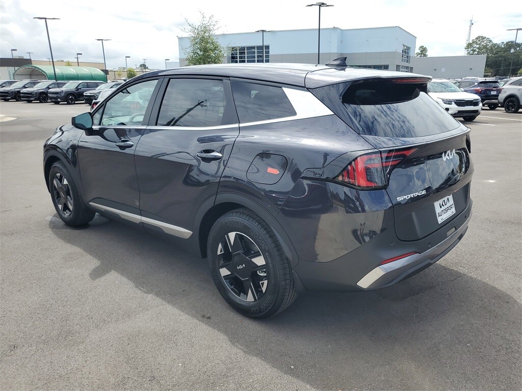 2026 Kia Sportage LX photo 3
