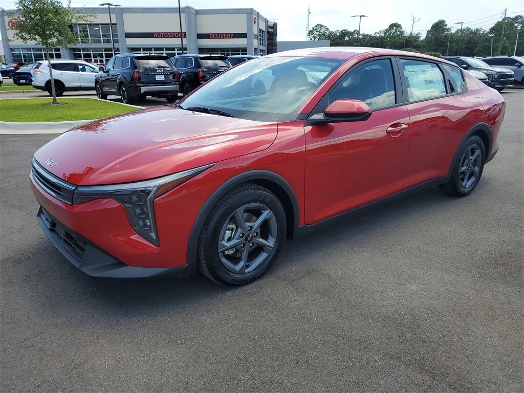 2025 Kia K4 LXS photo 2