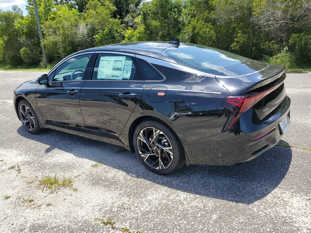 2025 Kia K5 GT-Line photo 3
