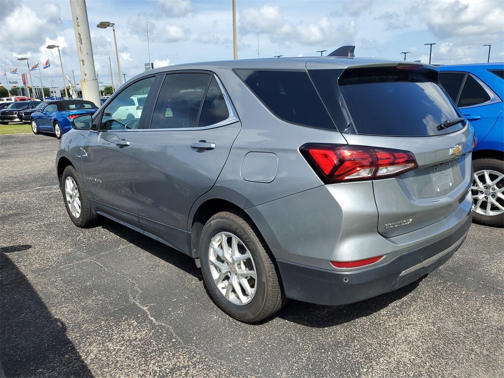2024 Chevrolet Equinox LT photo 3