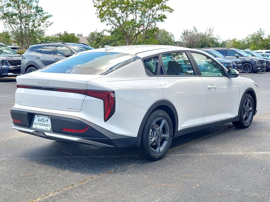 New 2026 Kia K4 LXS Sedan