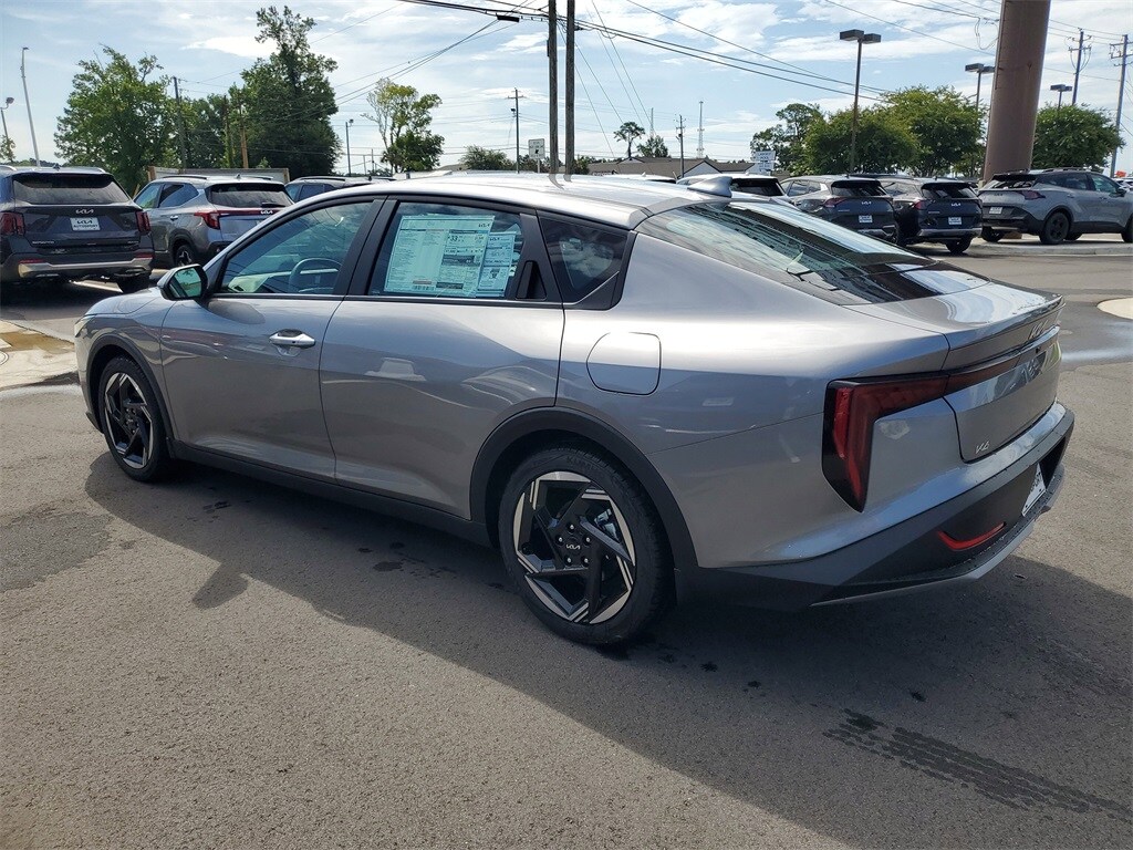 2025 Kia K4 EX photo 3