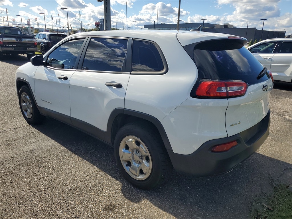Used 2016 Jeep Cherokee Sport SUV