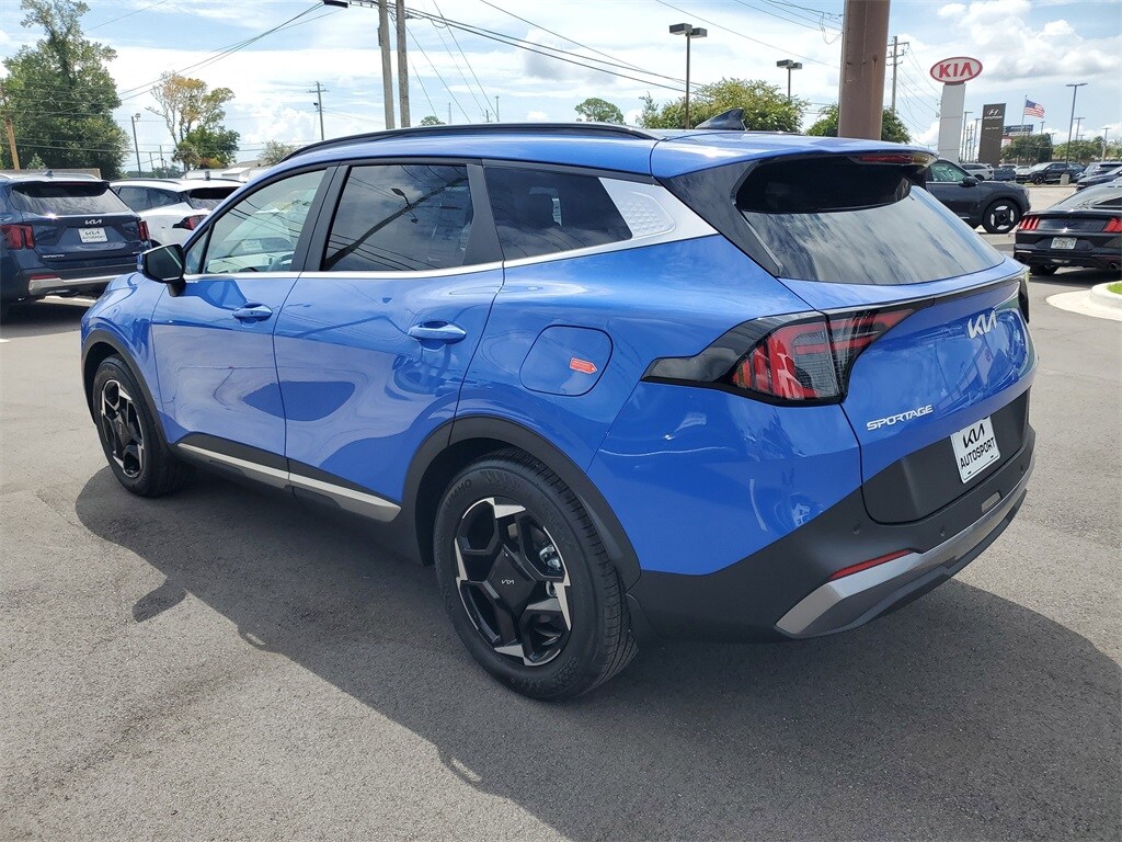 2026 Kia Sportage EX photo 3