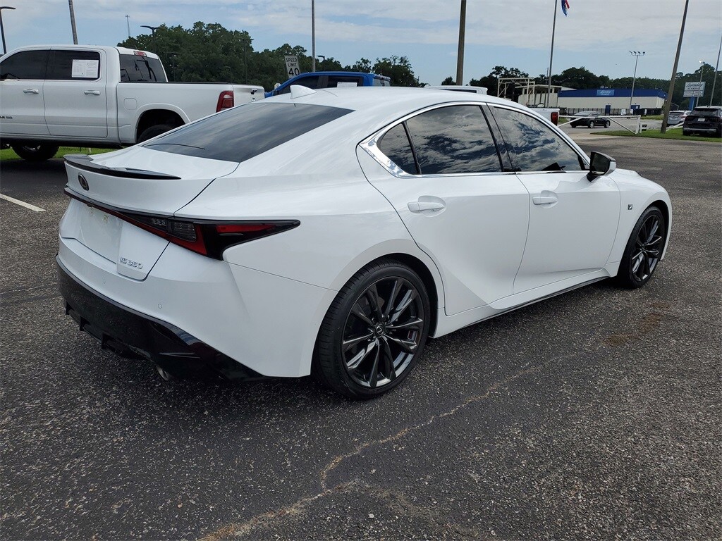 2024 Lexus IS 350 F SPORT photo 4