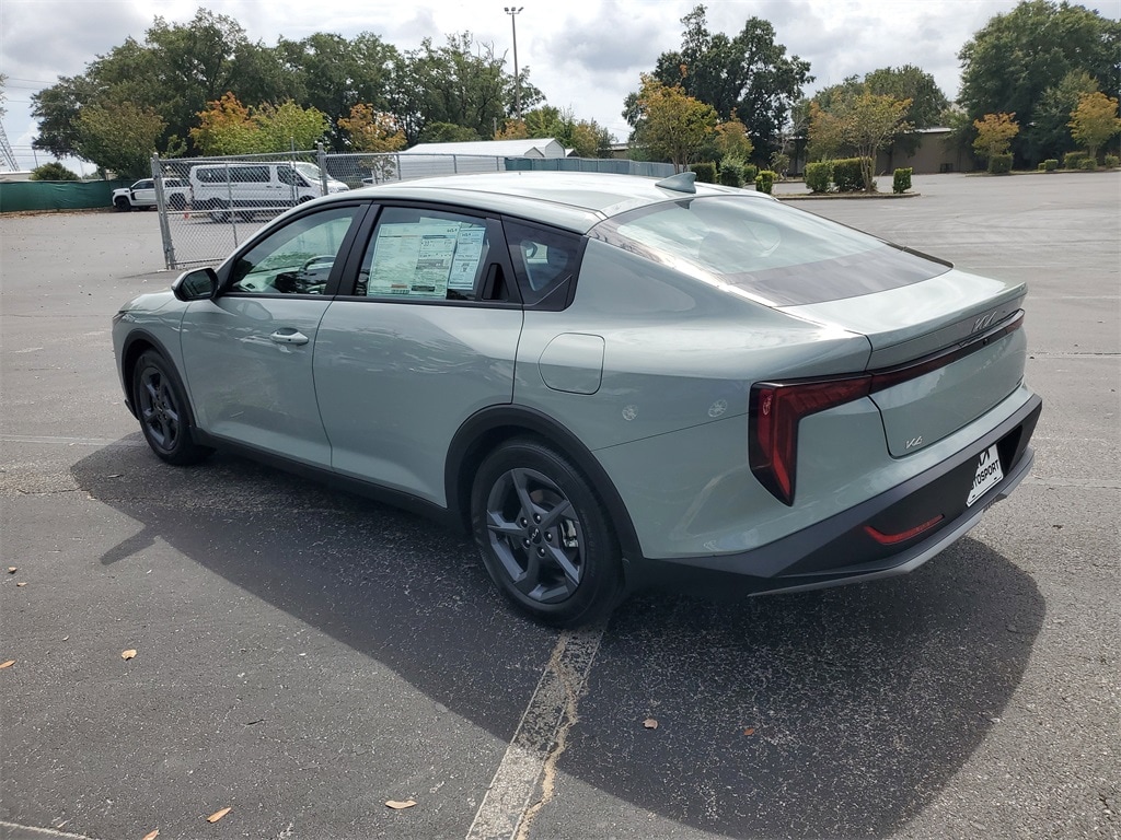 New 2025 Kia K4 LXS Sedan