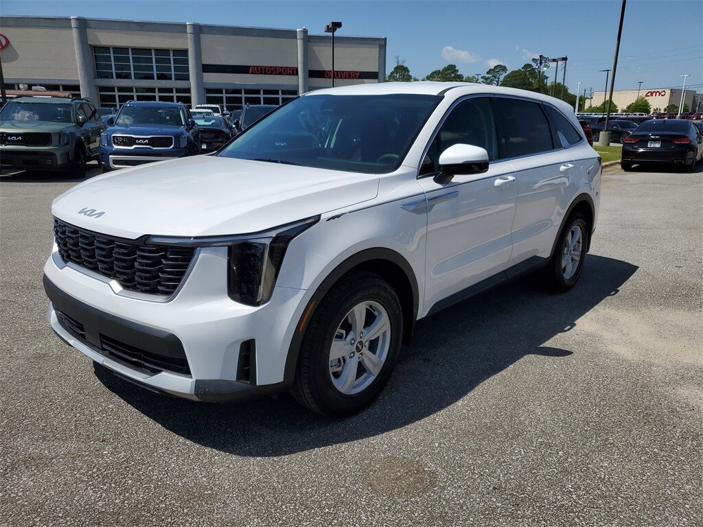 2025 Kia Sorento LX photo 2