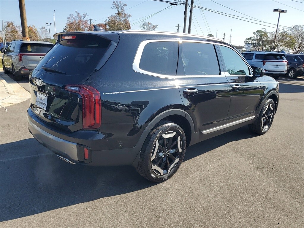 2025 Kia Telluride S photo 3
