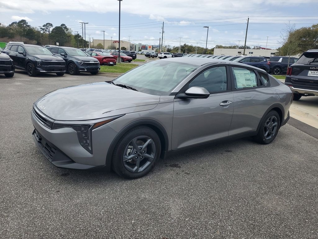 New 2026 Kia K4 LXS Sedan