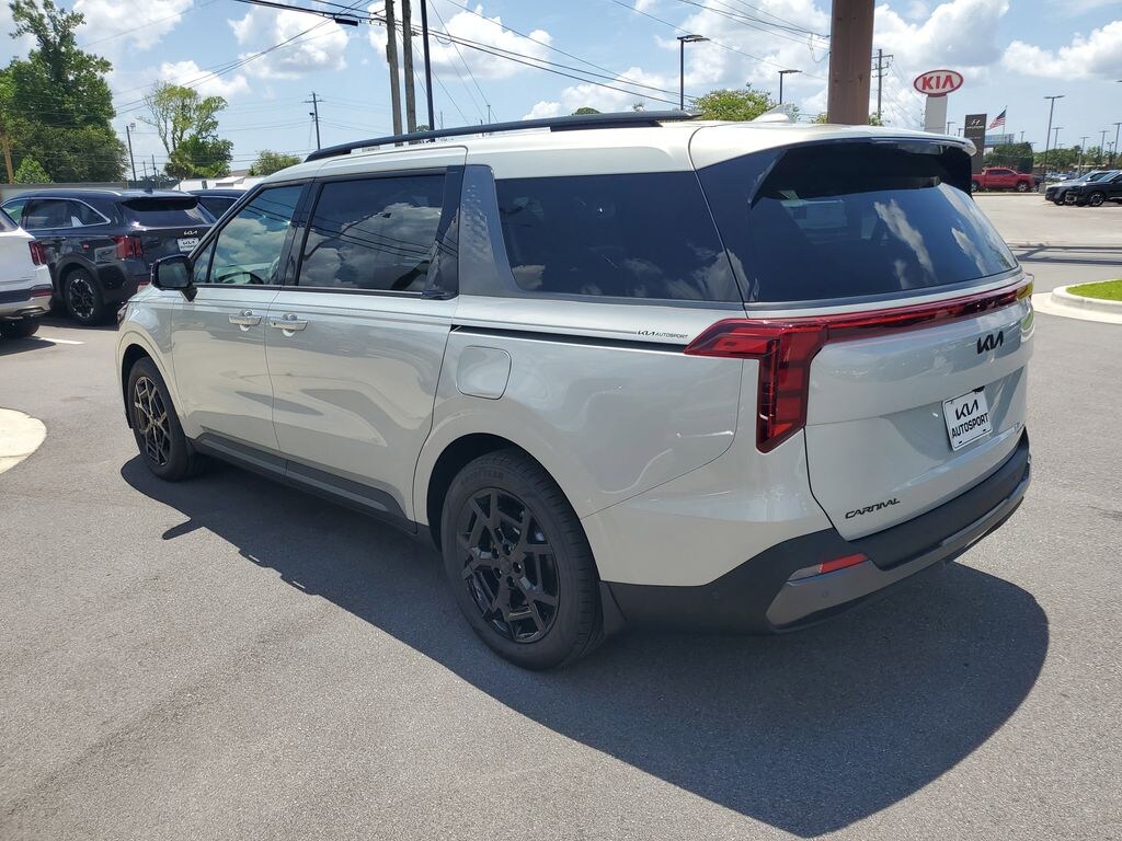 New 2026 Kia Carnival Hybrid SX Minivan/Van