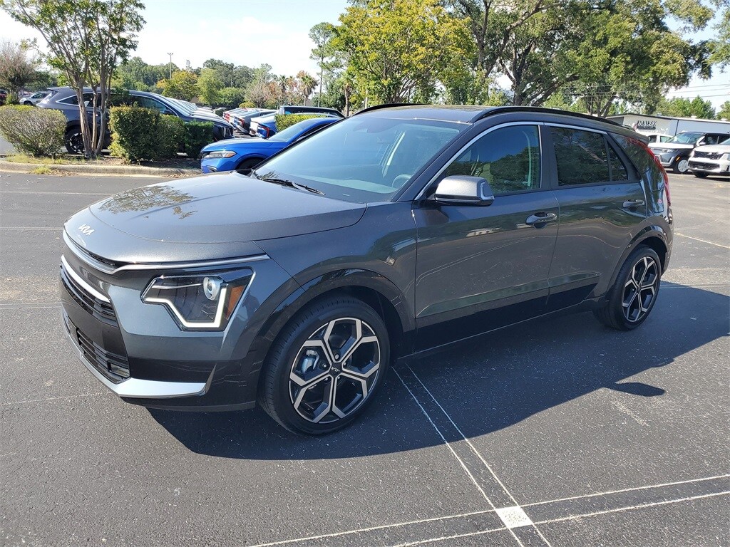 2025 Kia Niro EX Touring photo 2