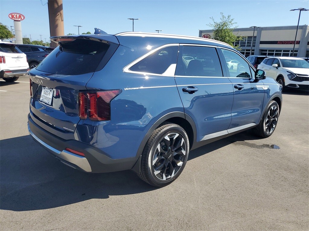 2025 Kia Sorento EX photo 3