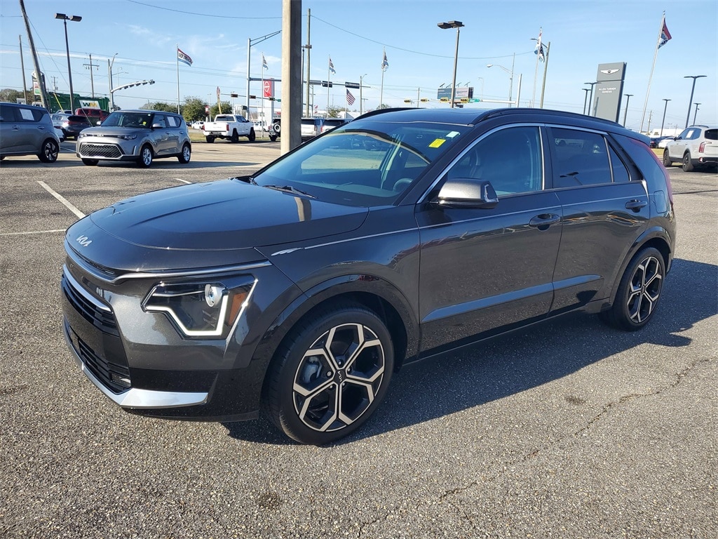 Used 2024 Kia Niro EX Touring SUV