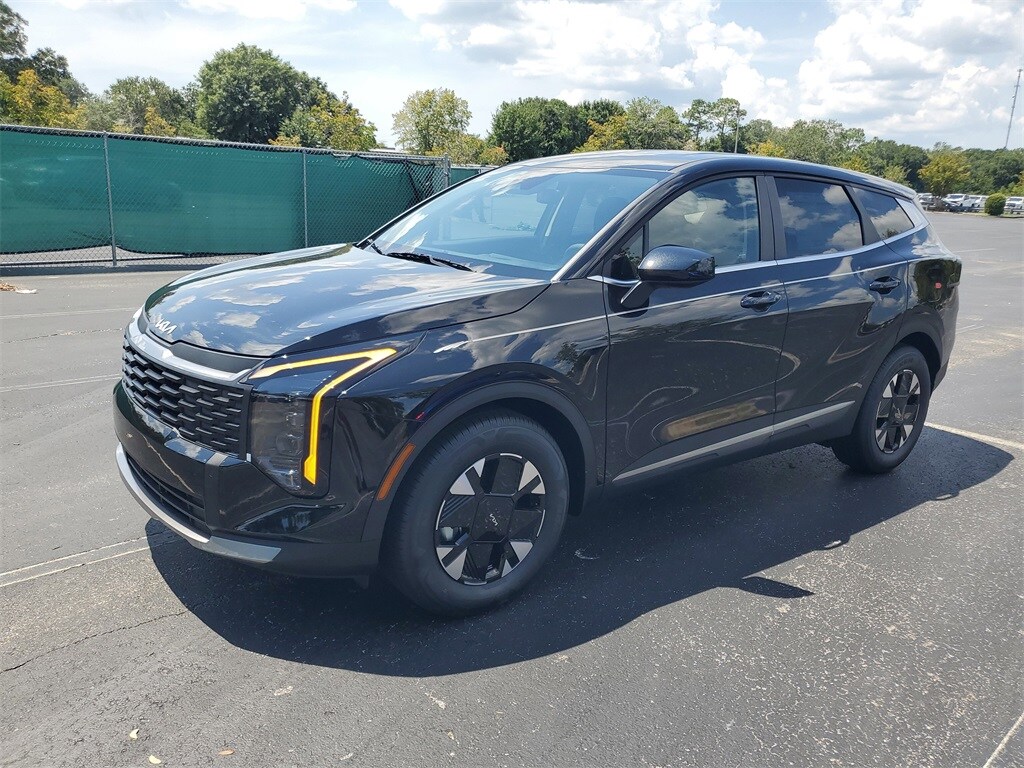 2026 Kia Sportage Hybrid LX photo 2