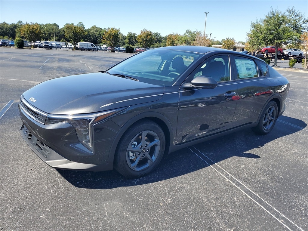 New 2025 Kia K4 LXS Sedan