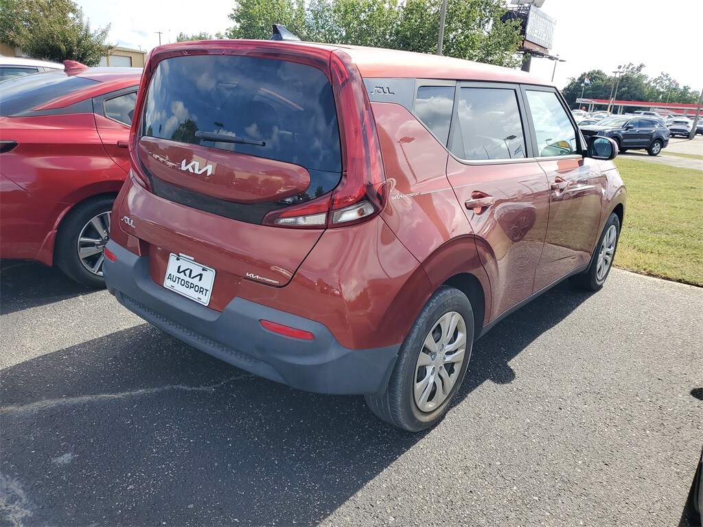 2022 Kia Soul LX photo 4