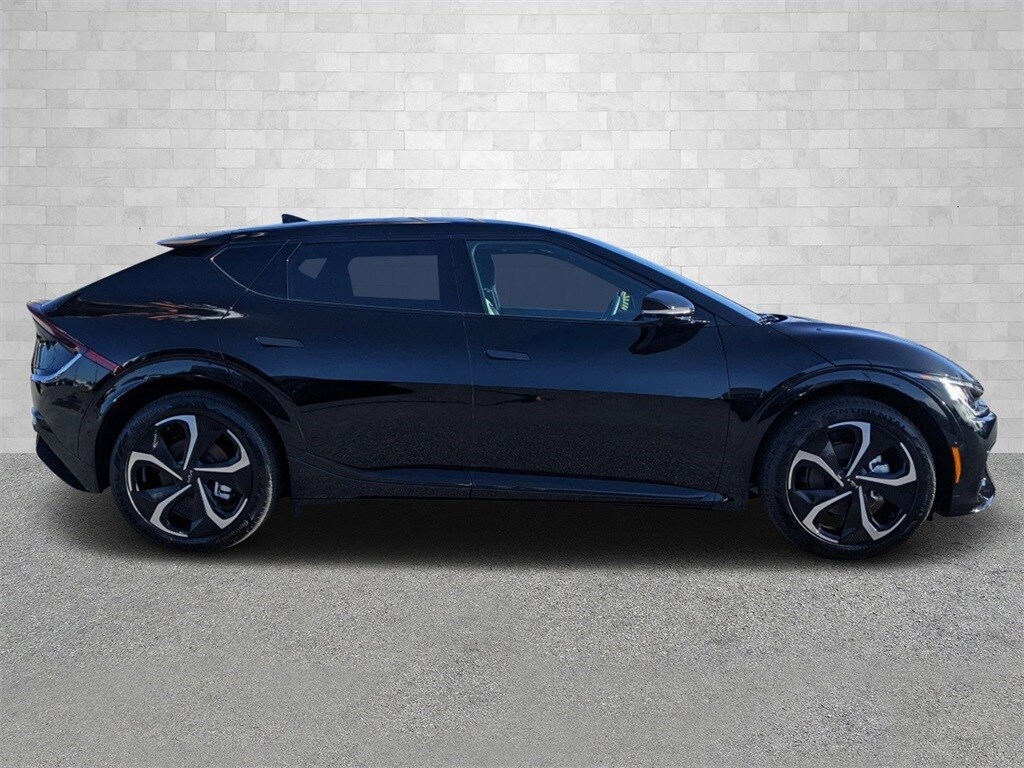 2022 Kia EV6 GT-Line photo 2
