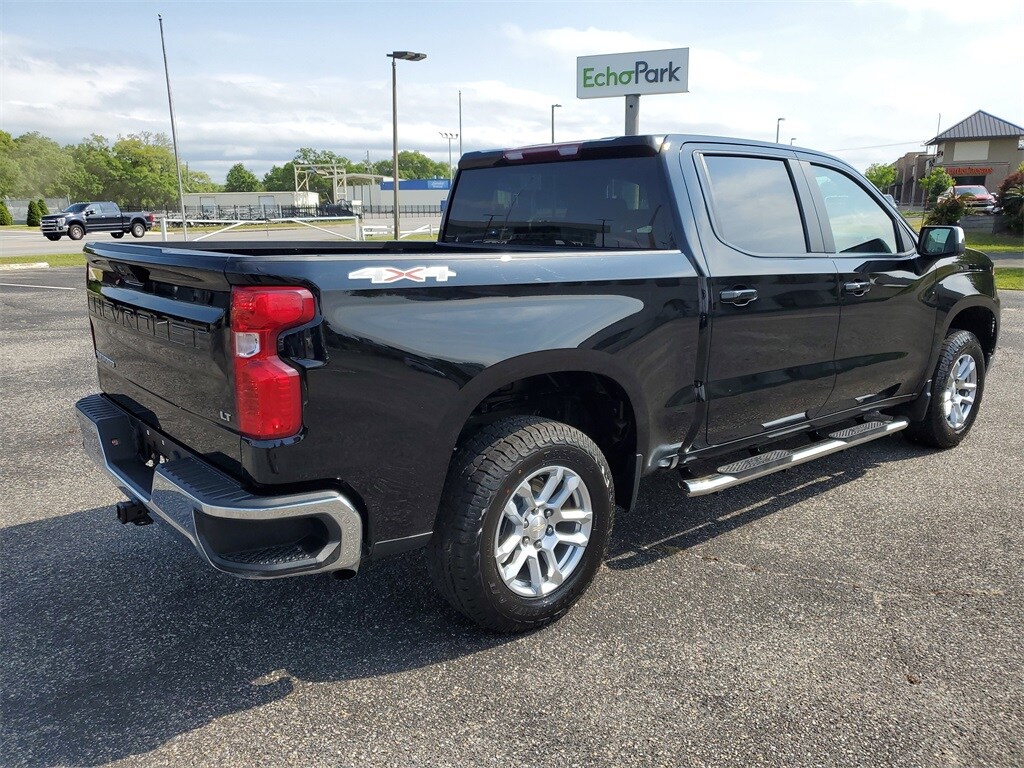 2022 Chevrolet Silverado 1500 LT photo 4